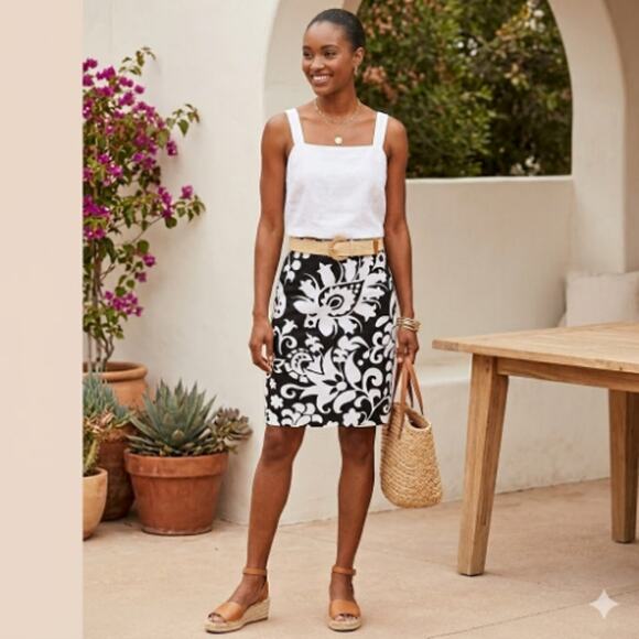 Talbots Petites Black & White Floral Pencil Skirt 4P | Classic Chic Style - Picture 9 of 9